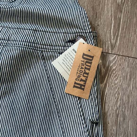 NWT Duluth Trading Co. XXL Rootstock Gardening Hickory Stripe Short Overalls - Picture 5 of 11
